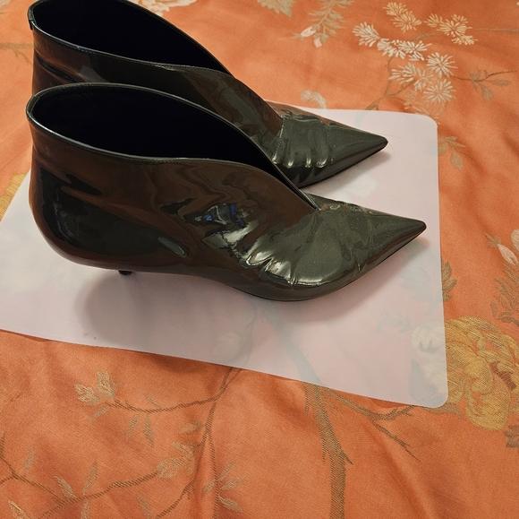 Celine Gray Patent Leather Ankle Boots - EU 41/US 10 - Picture 4 of 8